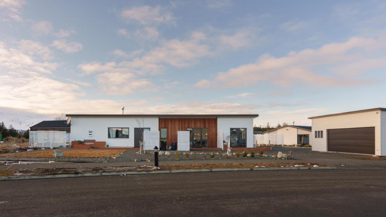 Appartamento Entire Unit - 18 Rodman - Newly Furnished Lake Tekapo Esterno foto